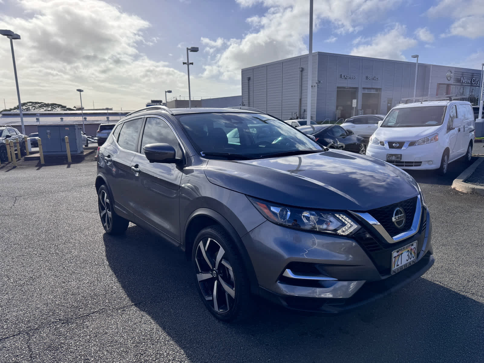 Used 2020 Nissan Rogue Sport SL image 2
