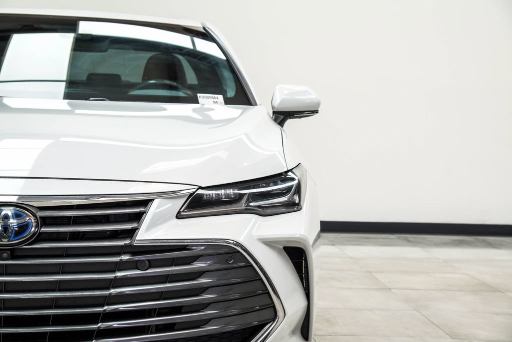 Used 2019 Toyota Avalon Limited w/ Advanced Safety Package FWD image 4