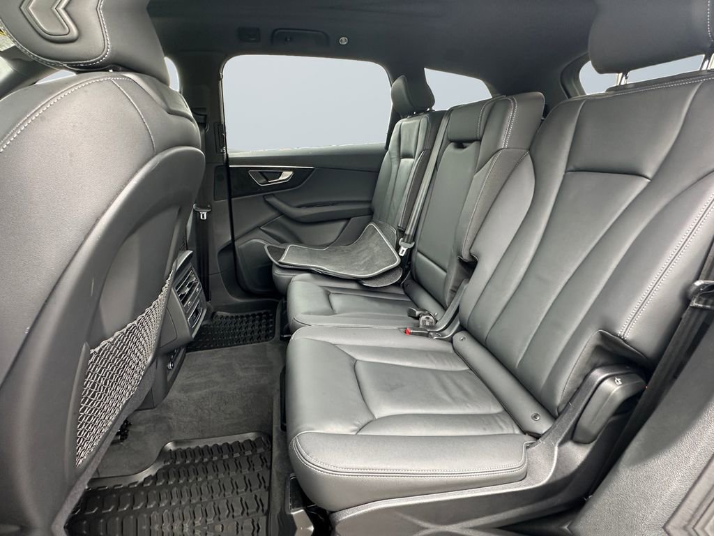 Used 2025 Audi Q7 2.0T Premium AWD/4WD image 13