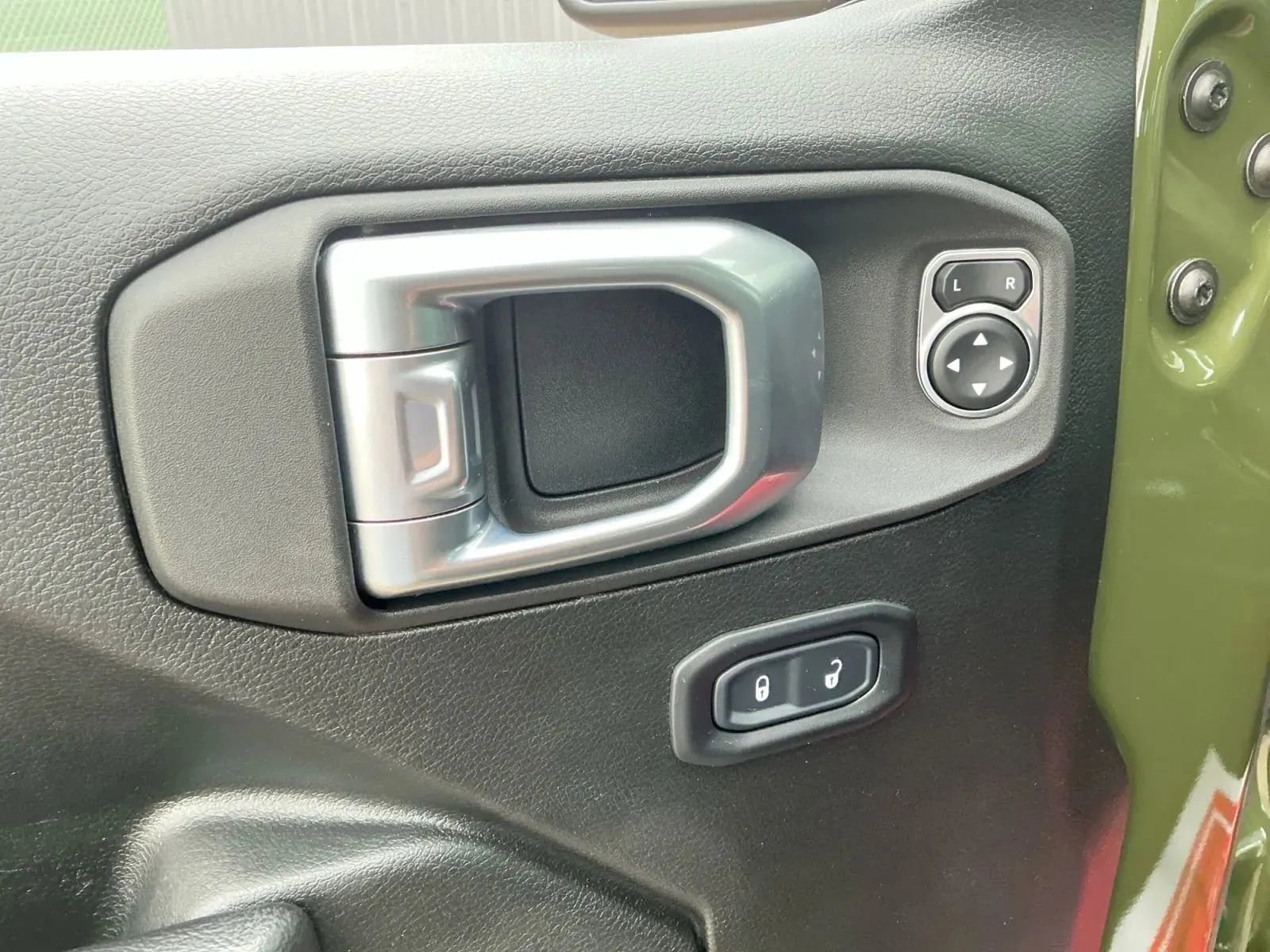 Used 2022 Jeep Gladiator Sport image 11