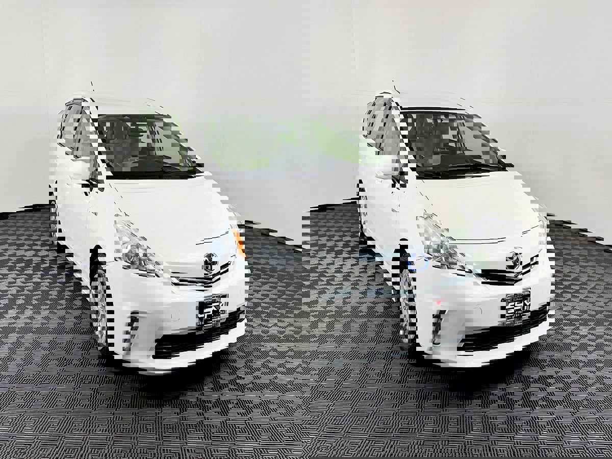 Used 2012 Toyota Prius V Three image 4