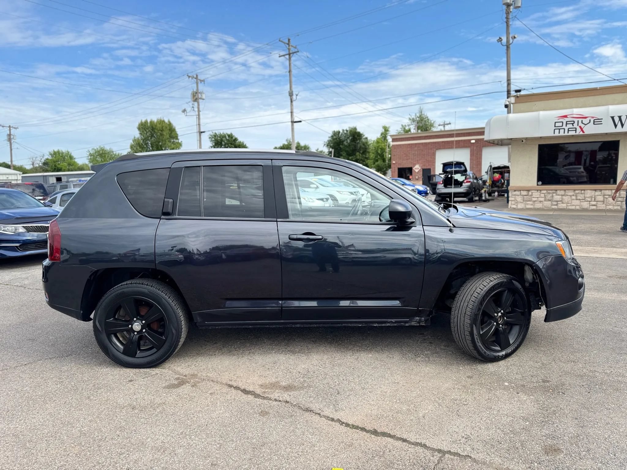 Used 2016 Jeep Compass Sport w/ Power Value Group FWD image 2