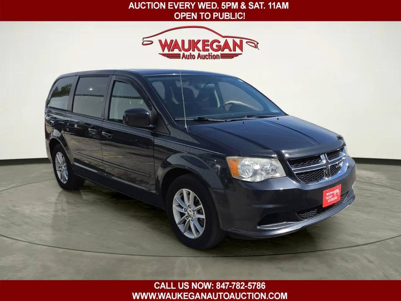 Used 2014 Dodge Grand Caravan SXT FWD image 2