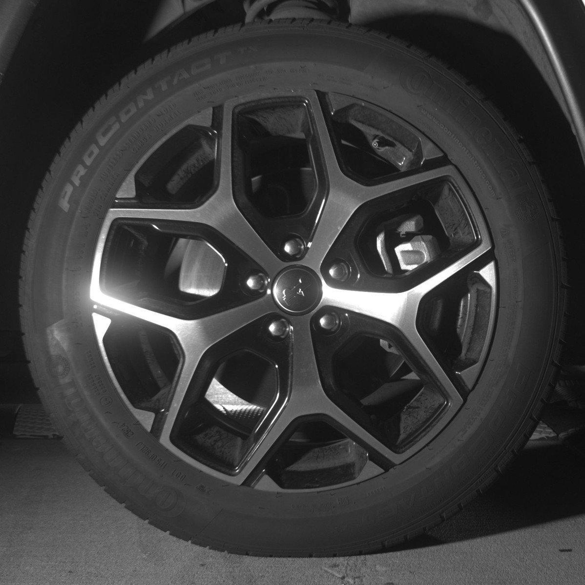 Used 2025 Jeep Compass Limited image 13