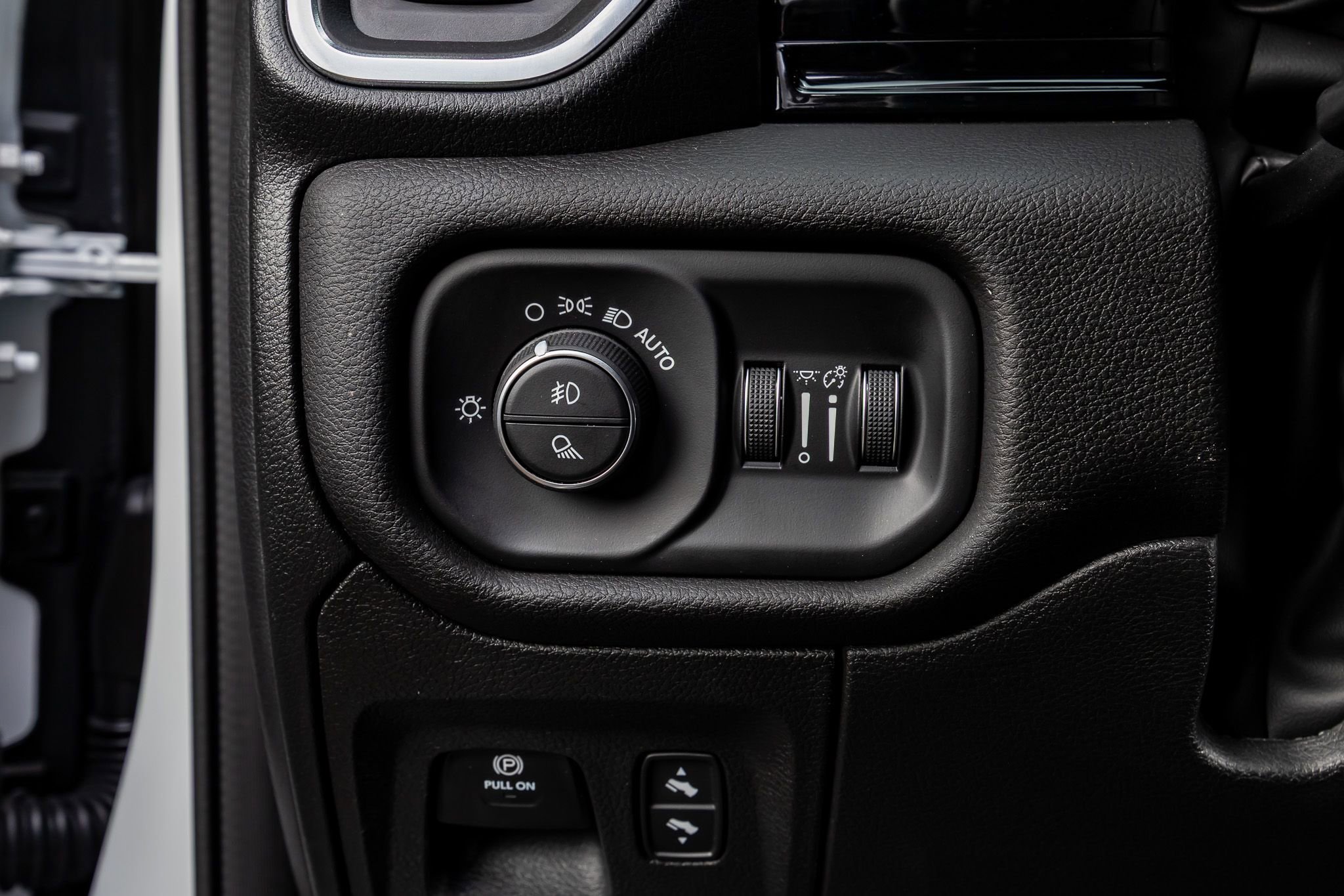 Used 2025 RAM 1500 Laramie w/ Night Edition image 22