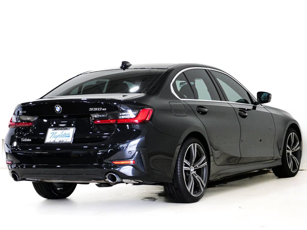 Used 2021 BMW 330e xDrive w/ Premium Package AWD/4WD image 6
