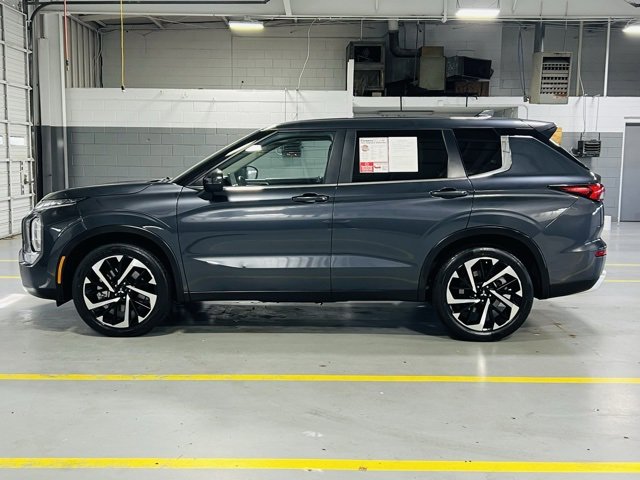 Used 2024 Mitsubishi Outlander SE image 16
