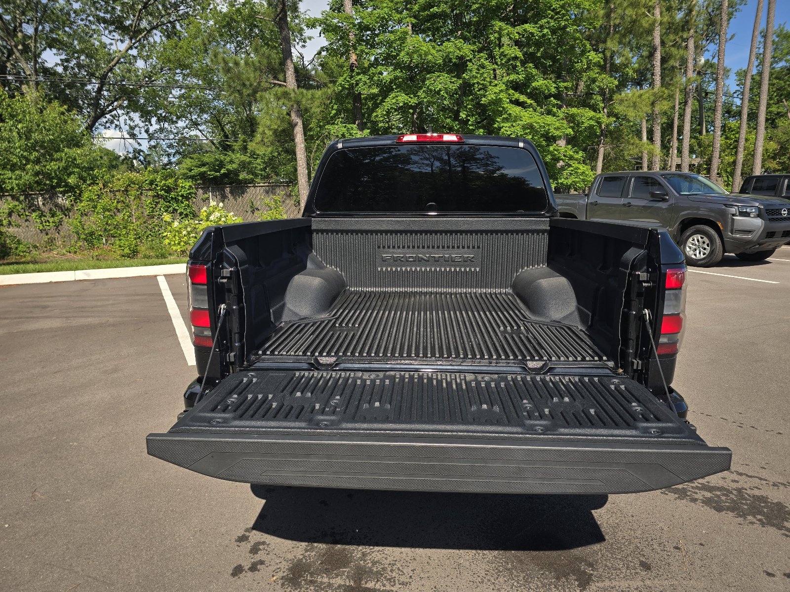 Certified 2023 Nissan Frontier SV AWD/4WD image 11