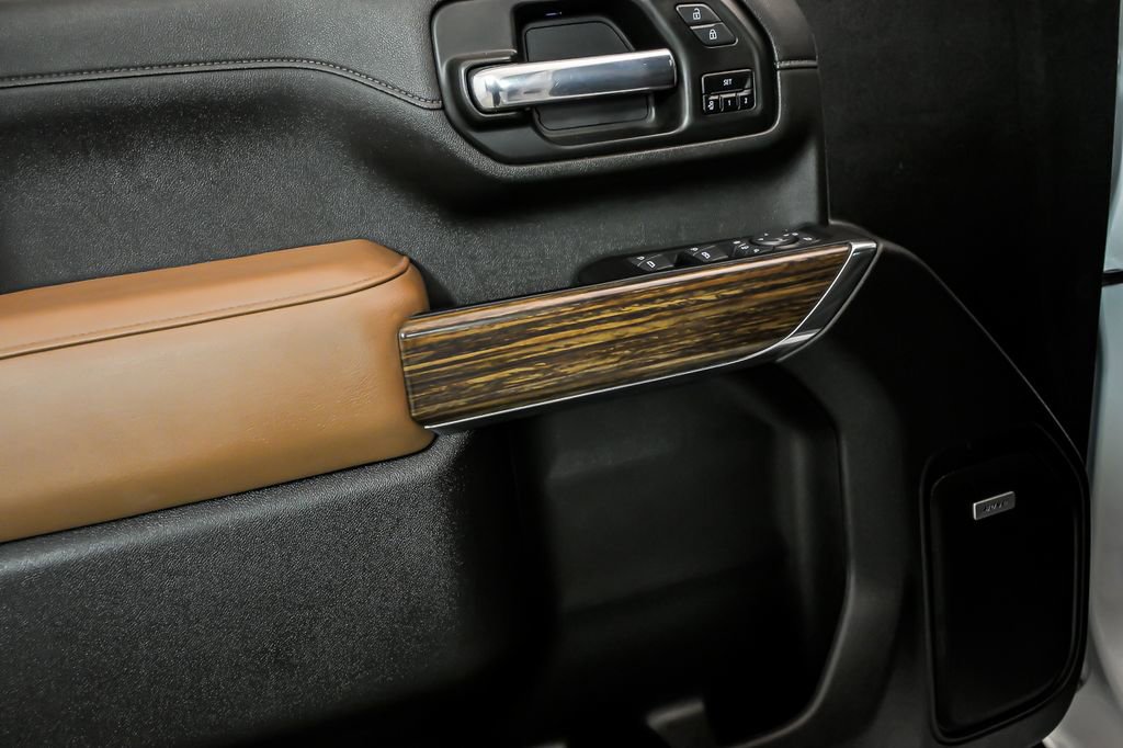 Used 2022 Chevrolet Silverado 2500 High Country w/ Technology Package AWD/4WD image 10