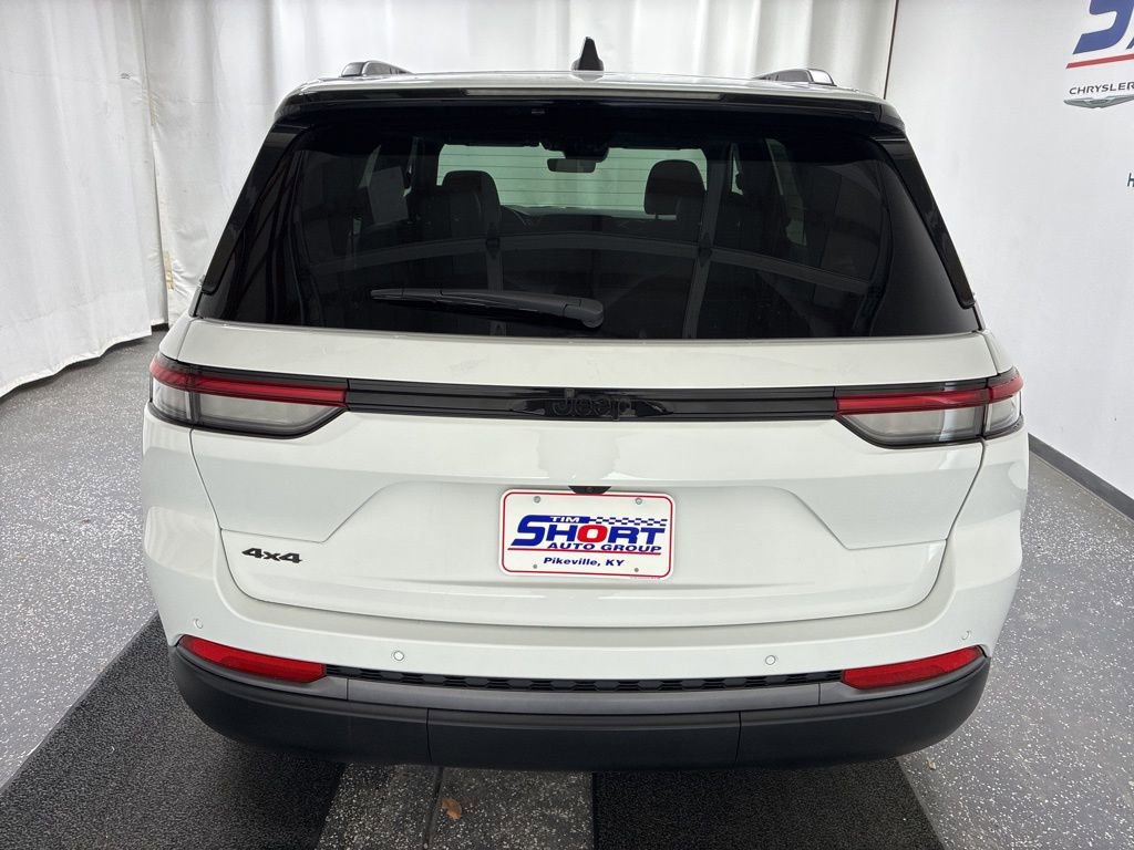New 2026 Jeep Grand Cherokee Altitude AWD/4WD image 5
