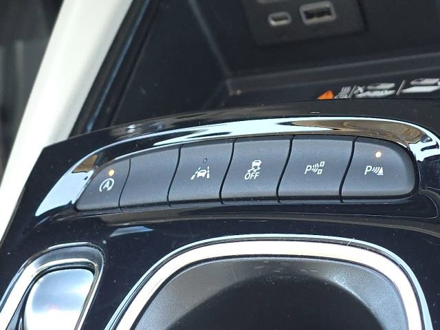 Used 2023 Buick Envision Avenir FWD image 44