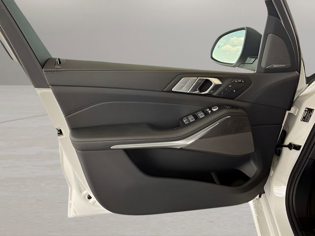 Used 2026 BMW X7 xDrive40i w/ Premium Package image 18