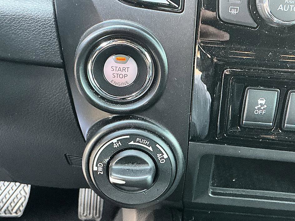 Used 2024 Nissan Titan SV w/ SV Bronze Edition Package image 19