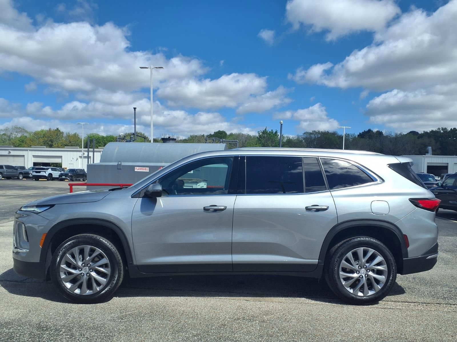 Used 2025 Buick Enclave Preferred image 24