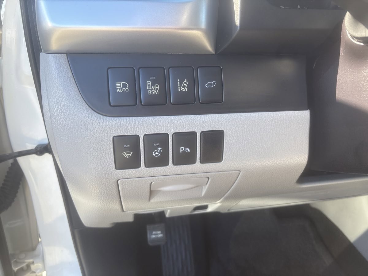 Used 2016 Toyota Highlander Limited Platinum image 10