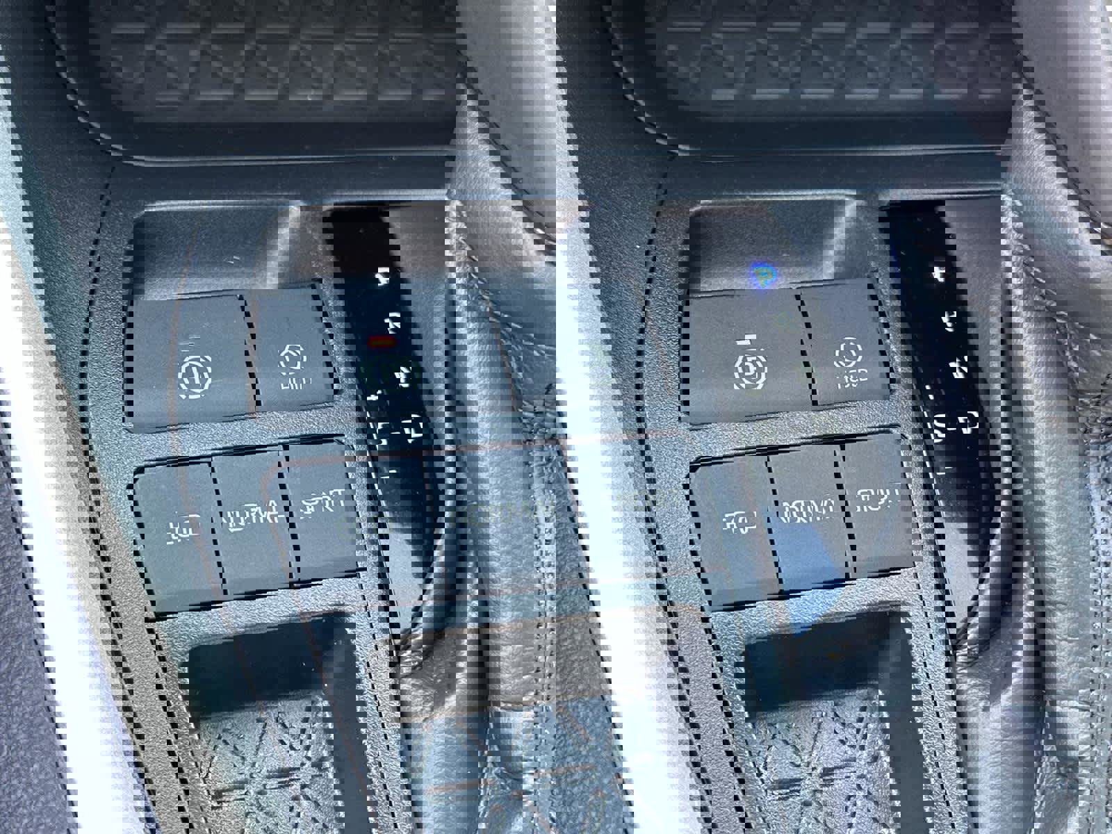 Used 2025 Toyota RAV4 XLE Premium image 27