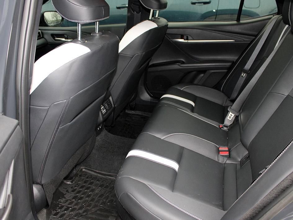 Used 2025 Toyota Camry SE image 25