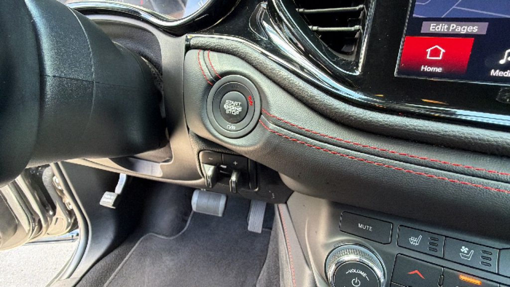 Used 2024 Dodge Durango GT AWD/4WD image 17