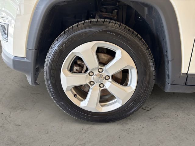 Used 2018 Jeep Compass Latitude AWD/4WD image 15