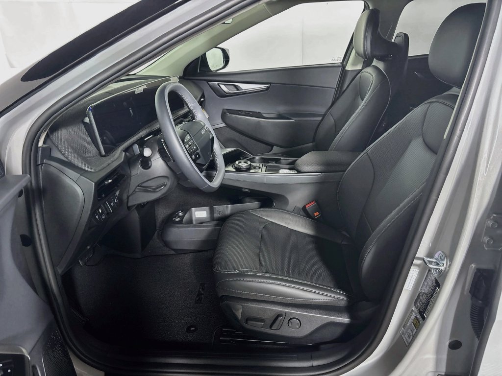 New 2026 Kia EV6 Wind RWD image 11