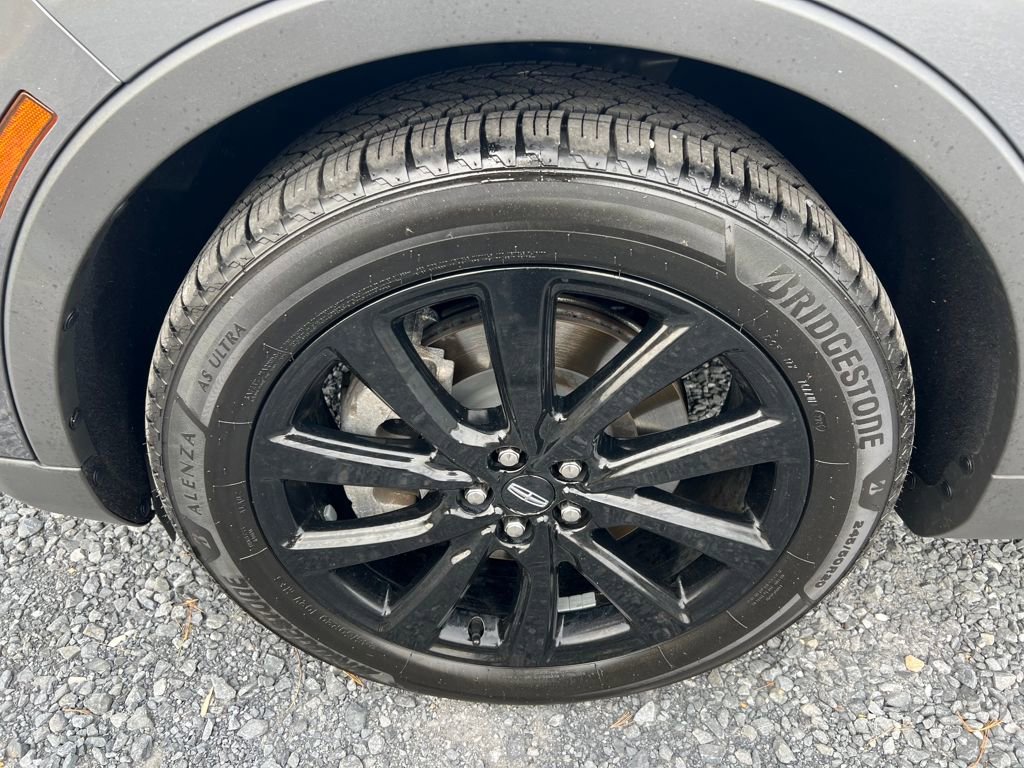 Used 2022 Lincoln Nautilus Reserve w/ Equipment Group 202A image 14