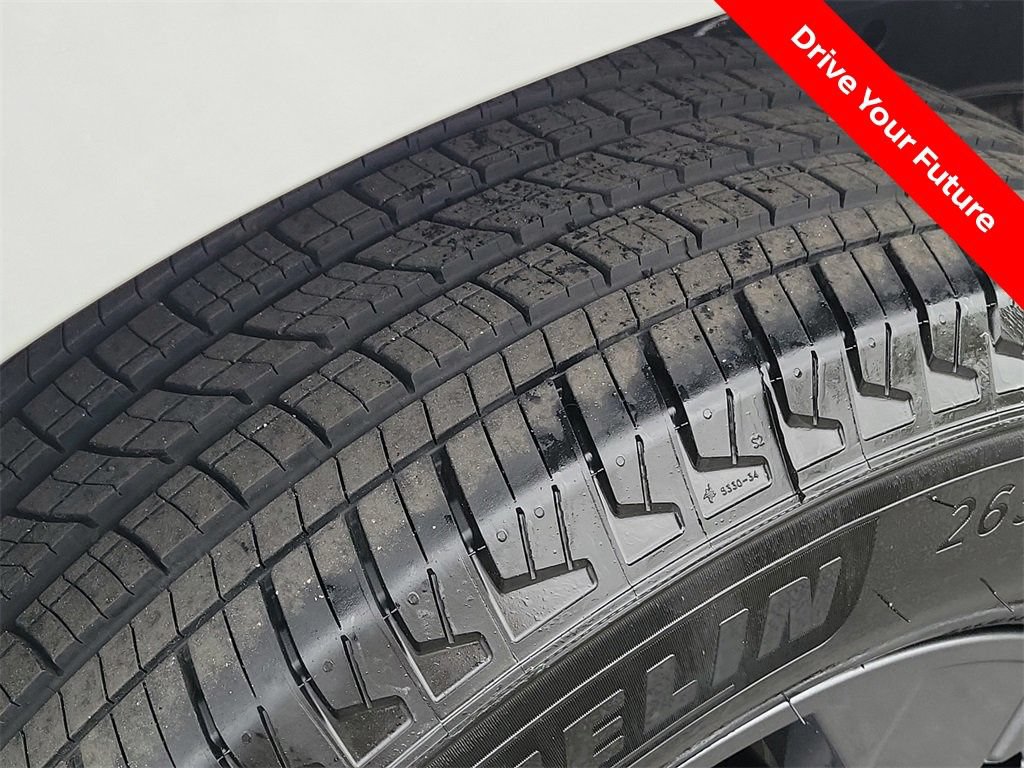 Certified 2025 Nissan Frontier SV RWD image 8
