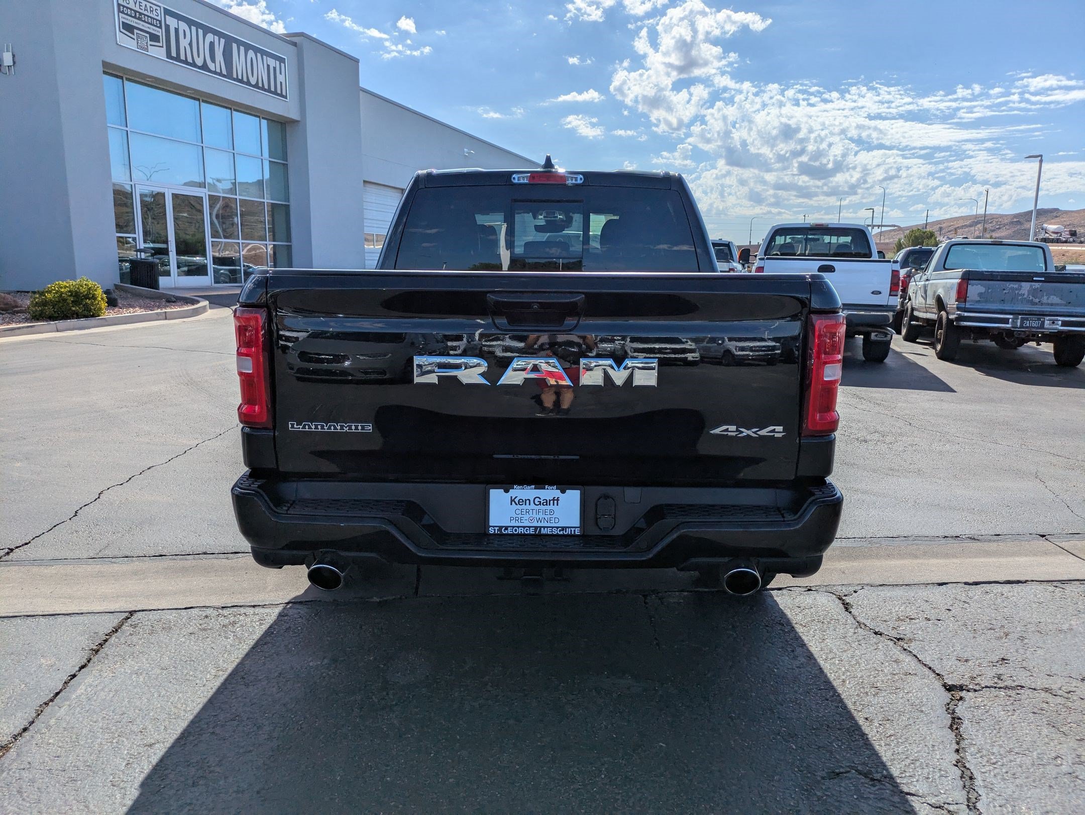 Used 2025 RAM 1500 Laramie w/ Sport Appearance Package AWD/4WD image 4