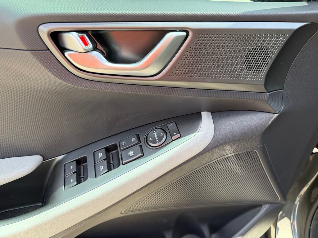 Used 2022 Hyundai Ioniq SEL FWD image 33