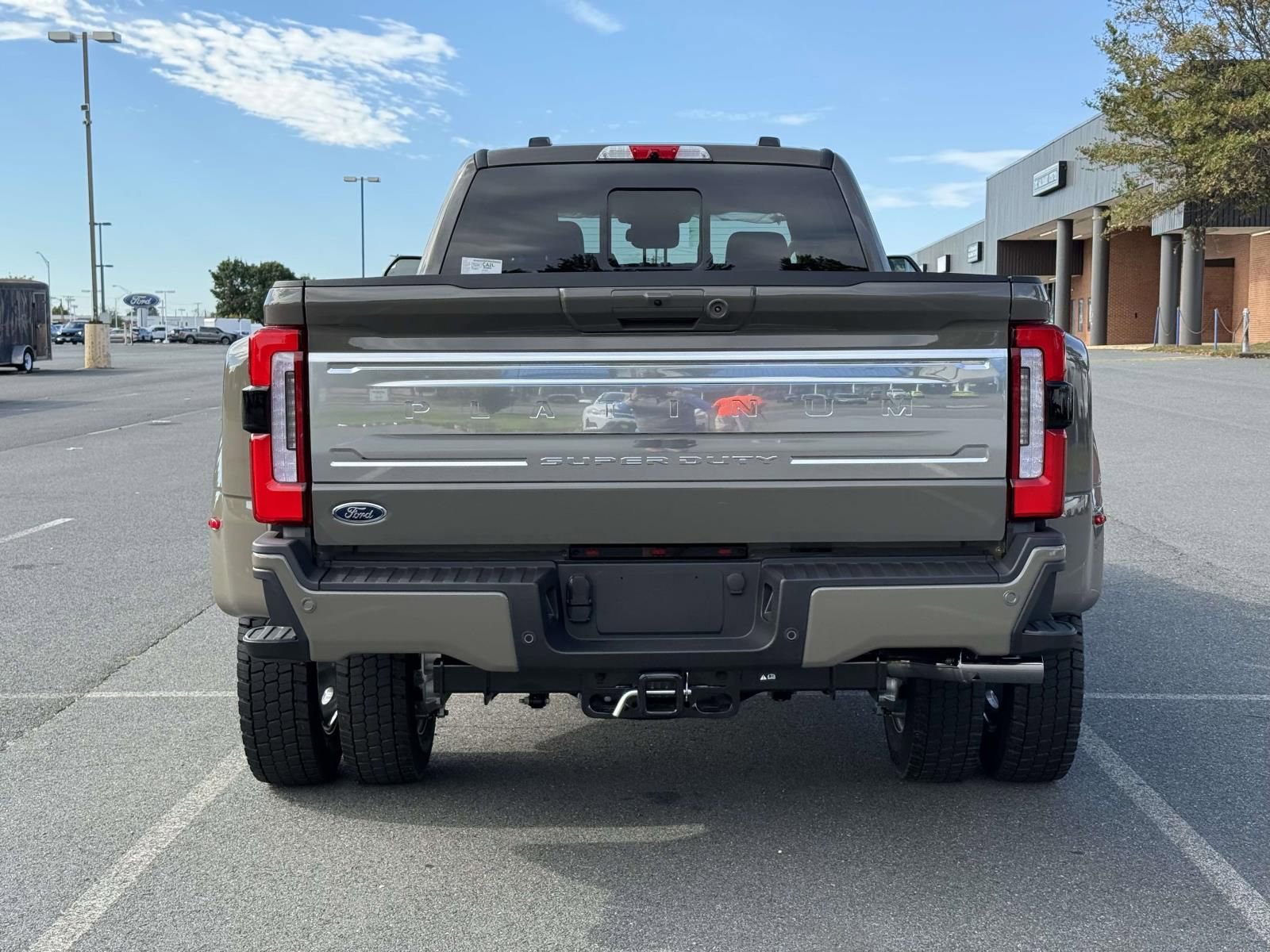 New 2026 Ford F450 Platinum w/ Platinum Plus Package image 3