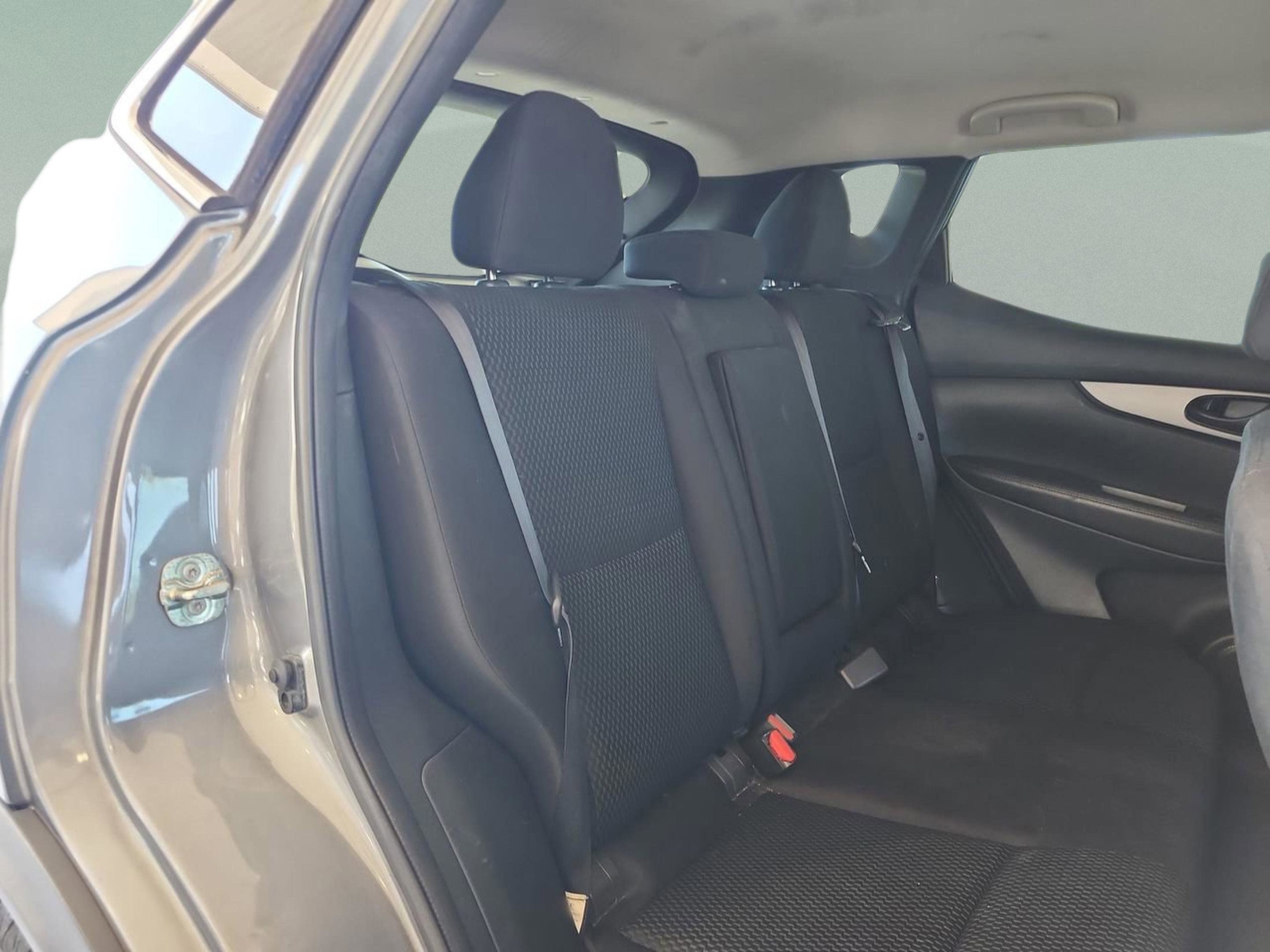 Used 2018 Nissan Rogue Sport S w/ S Appearance Package FWD image 18
