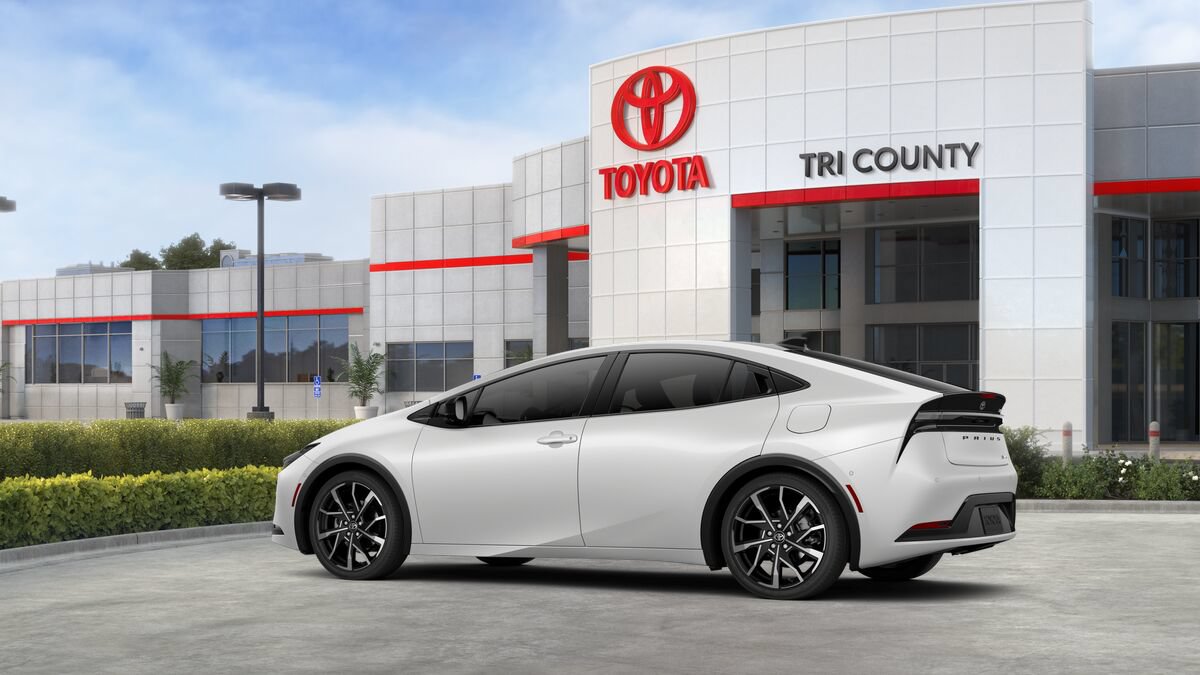 New 2026 Toyota Prius Plug-In Hybrid FWD image 5