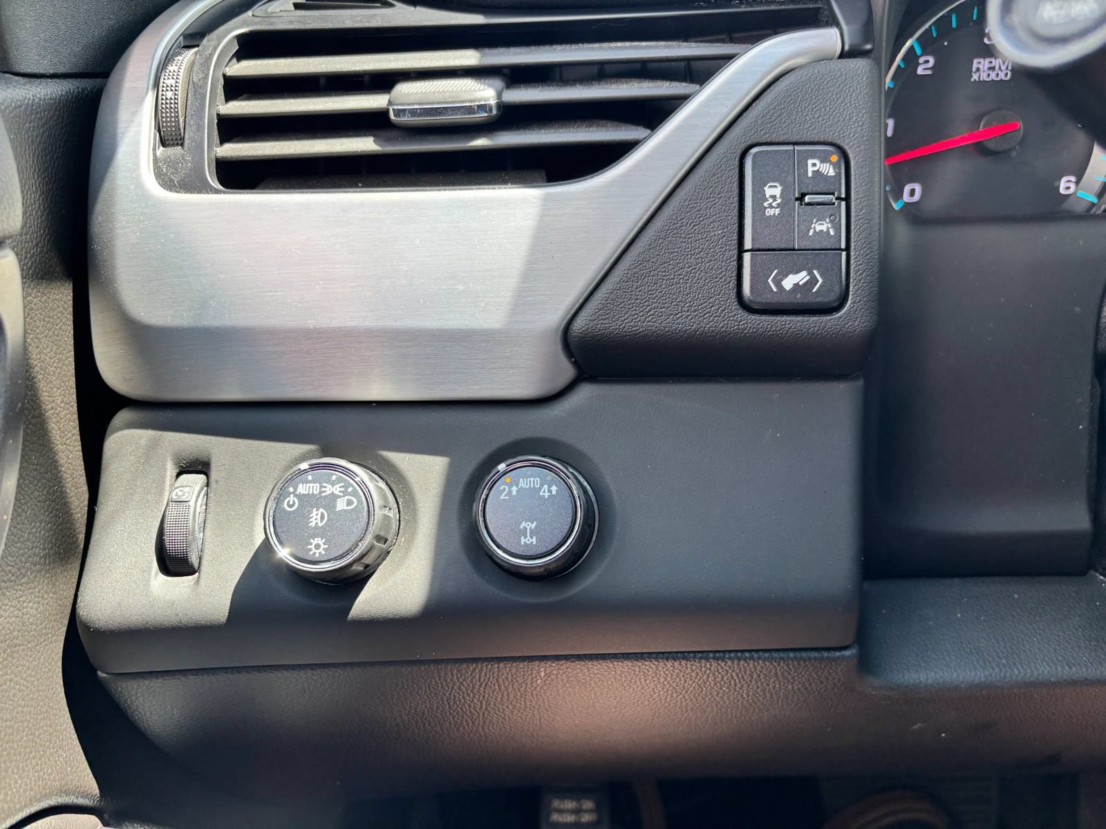 Used 2019 GMC Yukon XL SLT AWD/4WD image 37