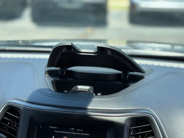 Used 2019 Jeep Cherokee Latitude Plus AWD/4WD image 26