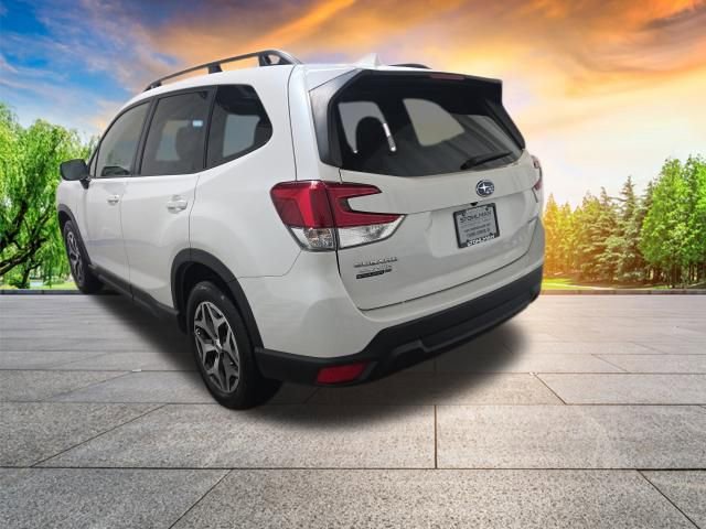 Certified 2023 Subaru Forester Premium image 6