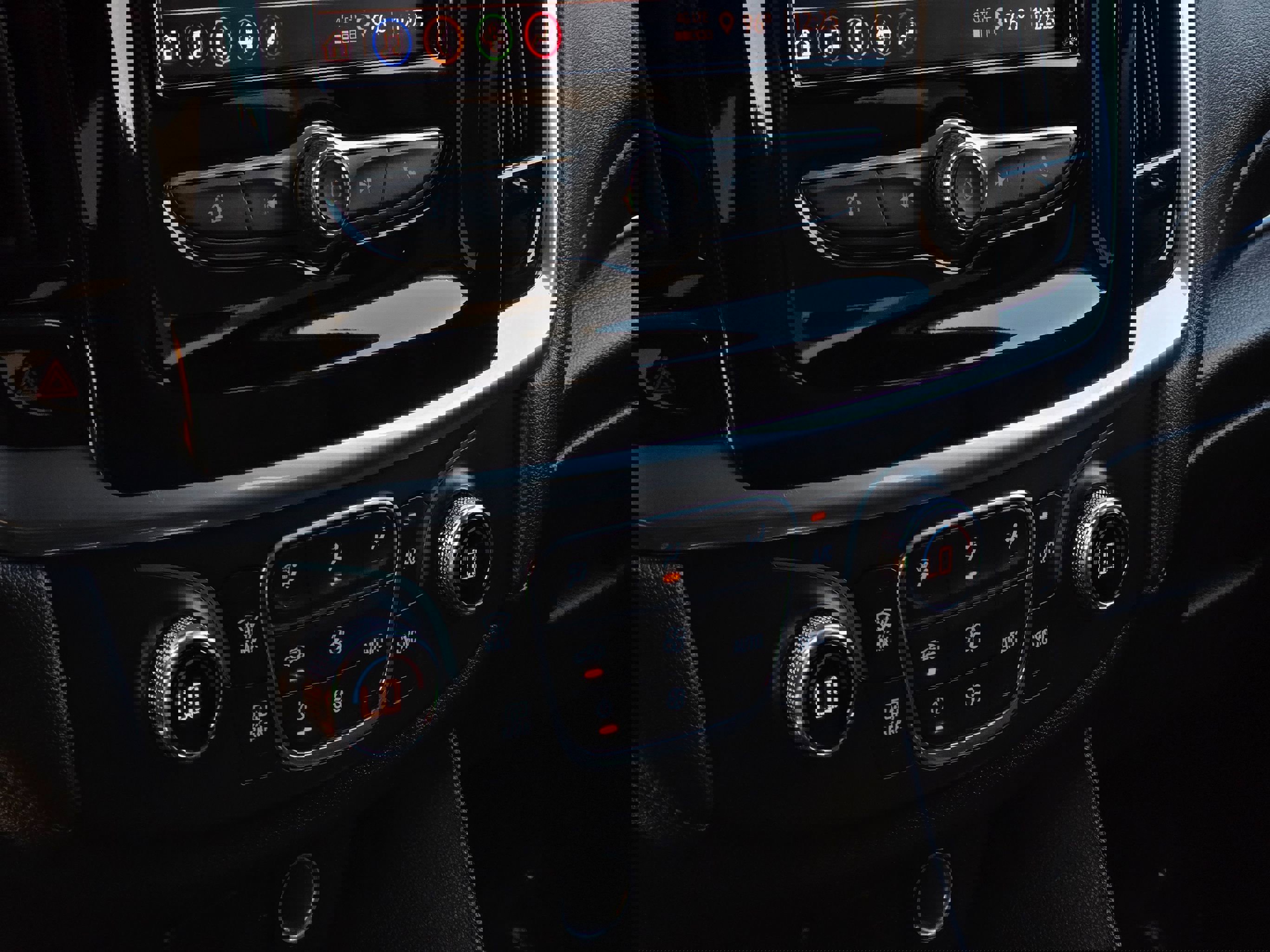 Used 2023 Chevrolet Traverse LT image 38