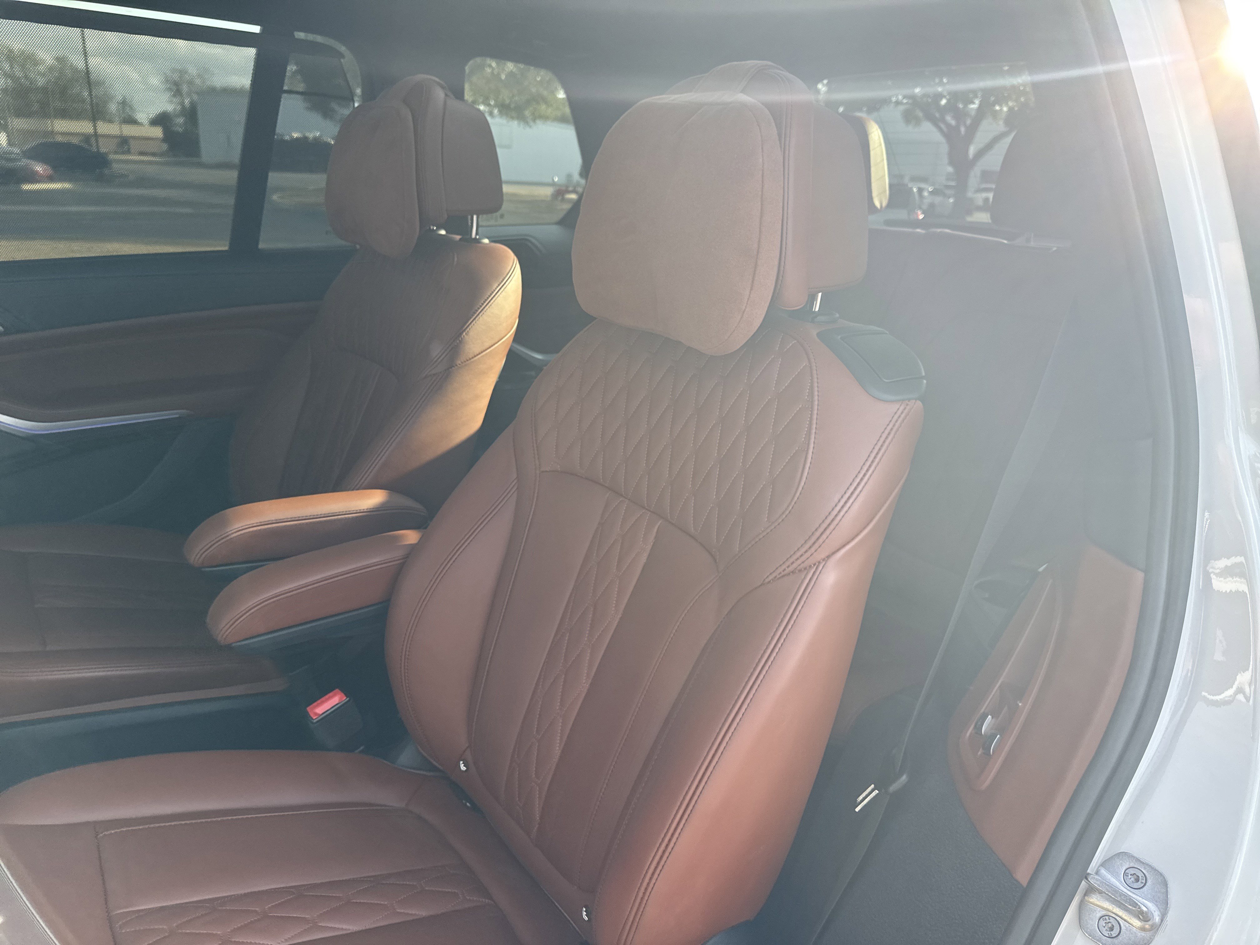 Used 2022 BMW ALPINA XB7 image 25