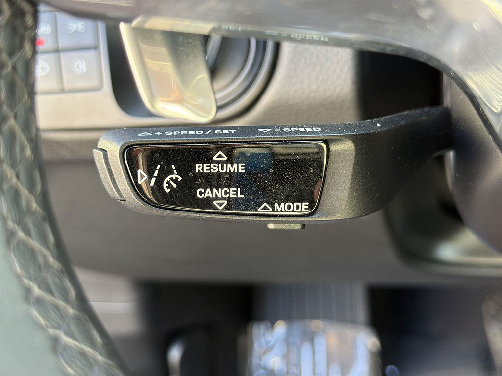 Used 2023 Porsche Cayenne AWD/4WD image 17