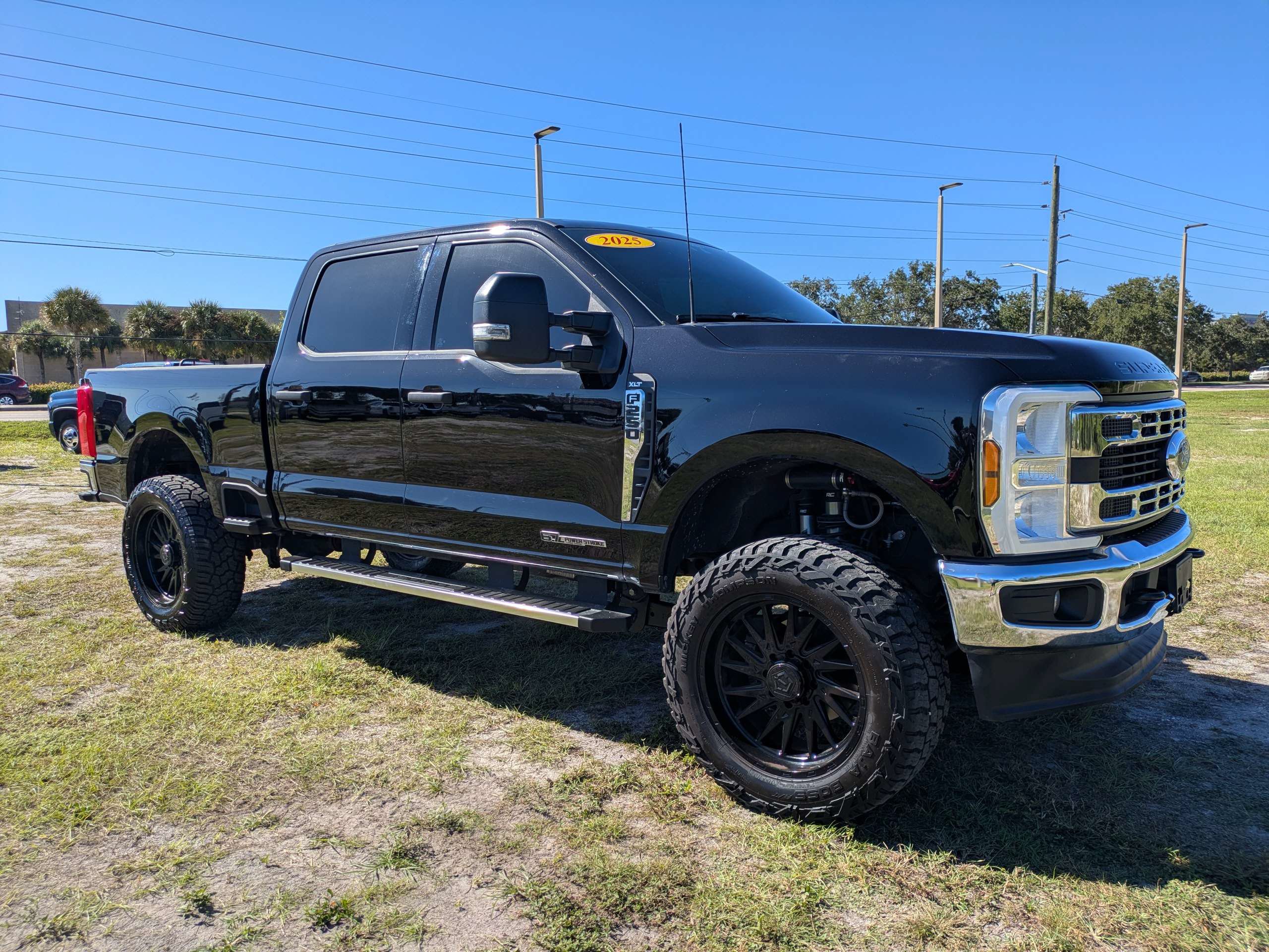 Used 2025 Ford F250 XLT w/ FX4 Off-Road Package AWD/4WD image 2