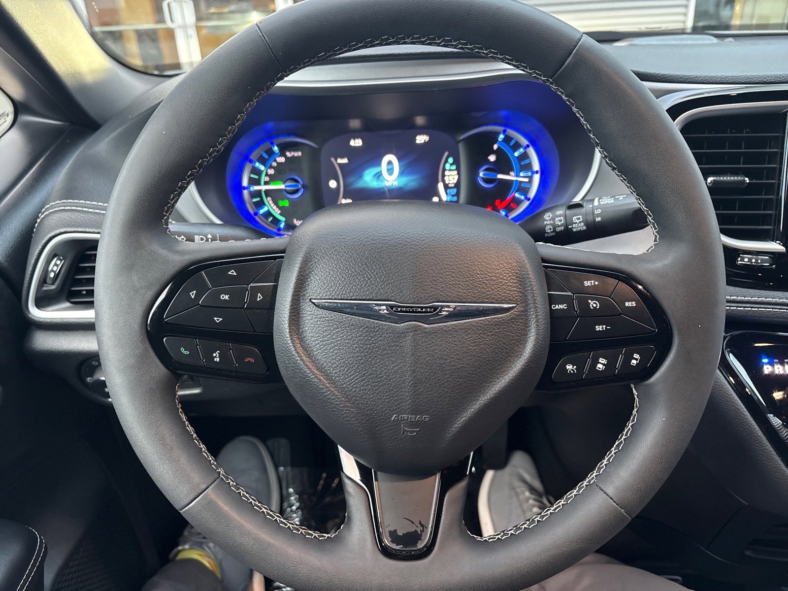 Used 2024 Chrysler Pacifica Select FWD image 7