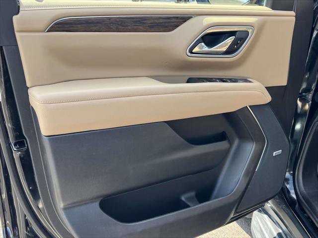 Used 2024 Chevrolet Suburban Premier AWD/4WD image 16