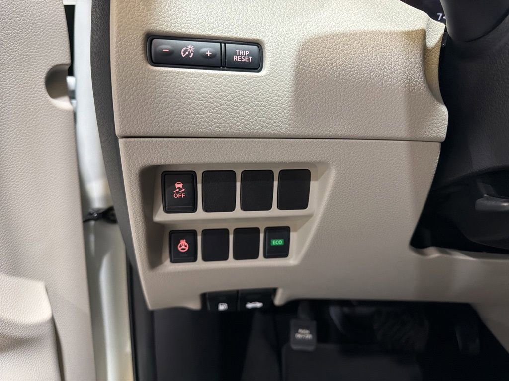 Used 2018 Nissan Rogue Sport SL image 45