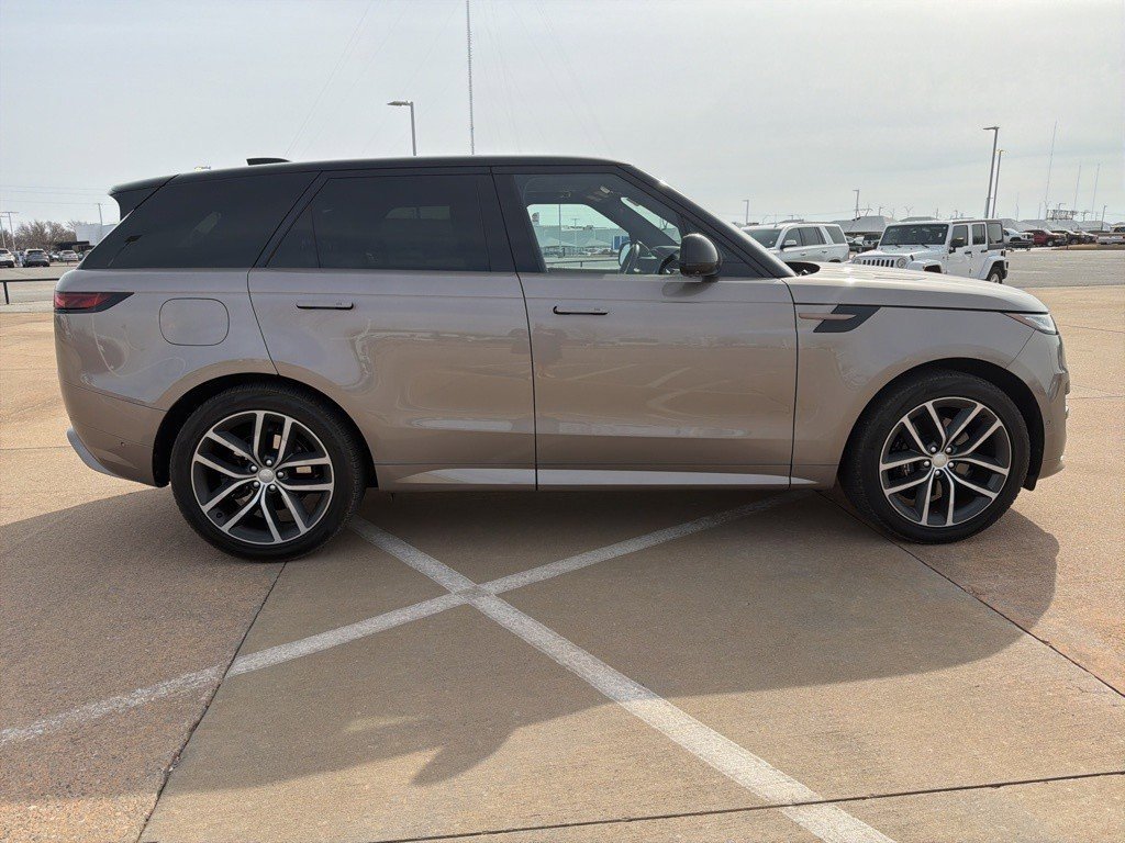 Used 2023 Land Rover Range Rover Sport SE Dynamic image 6