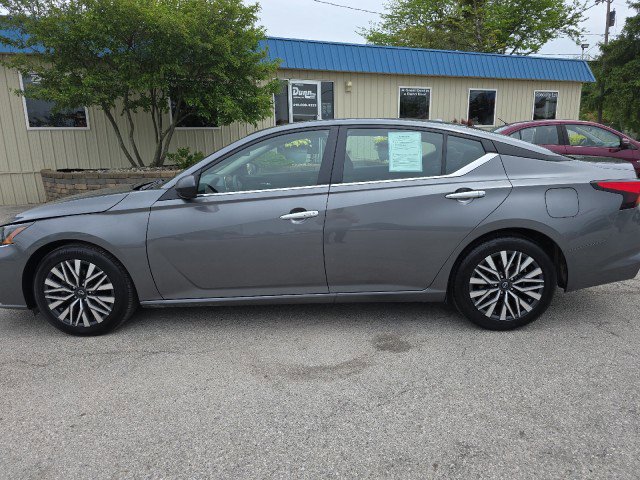 Used 2024 Nissan Altima 2.5 SV image 6