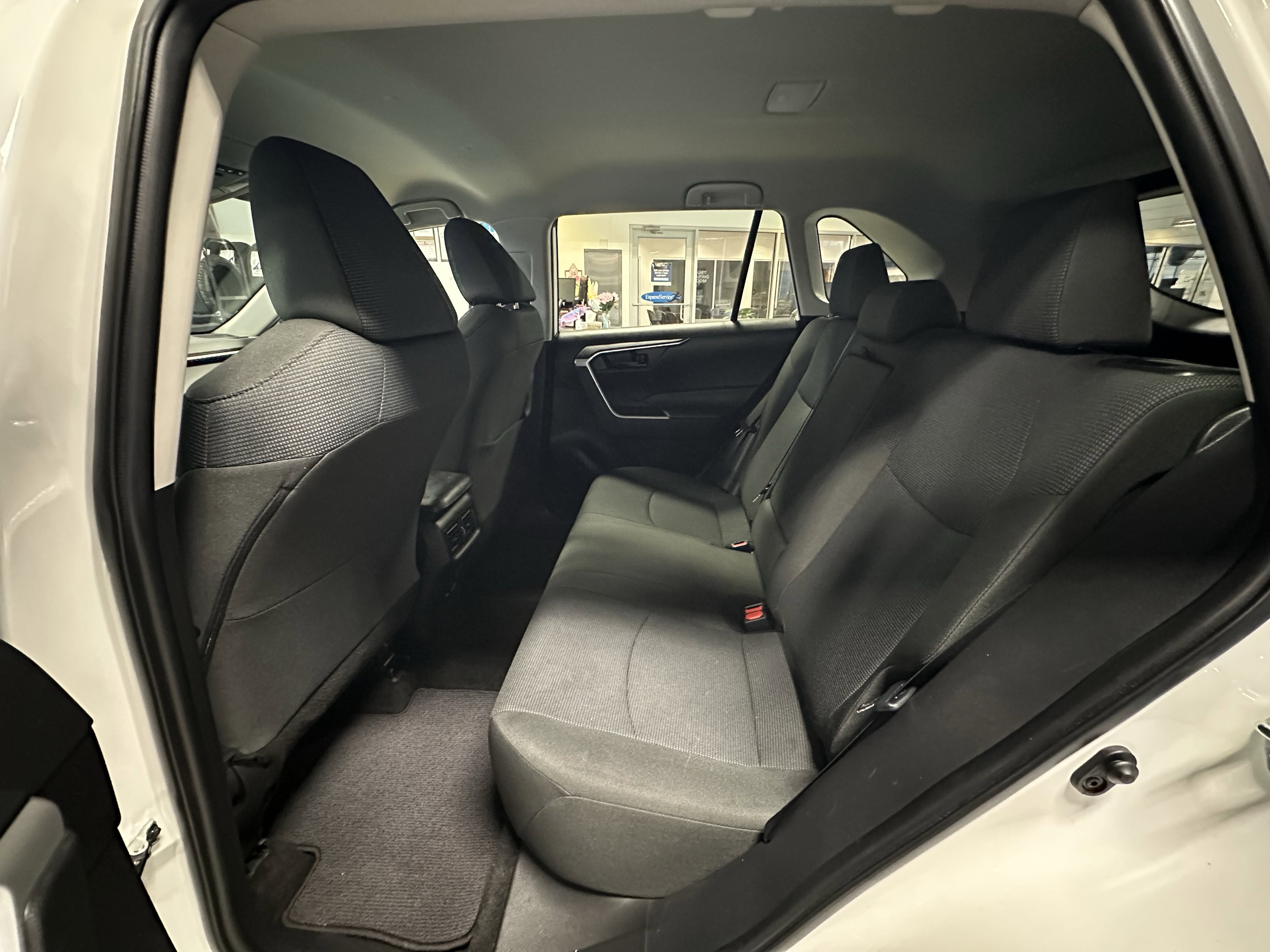 Used 2022 Toyota RAV4 LE w/ Carpet Mat Package (TMS) image 16