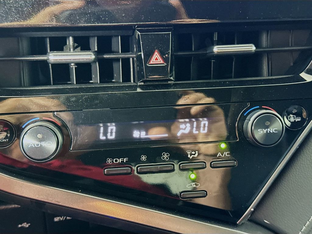 Used 2024 Toyota Camry SE image 15