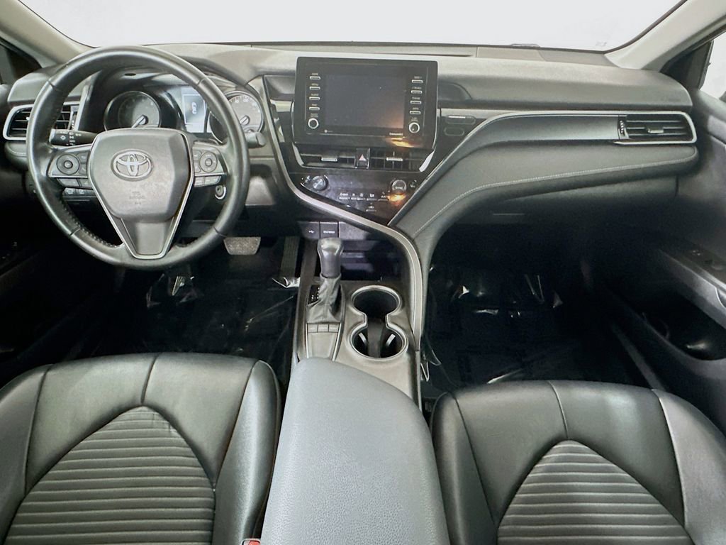 Used 2022 Toyota Camry SE image 16