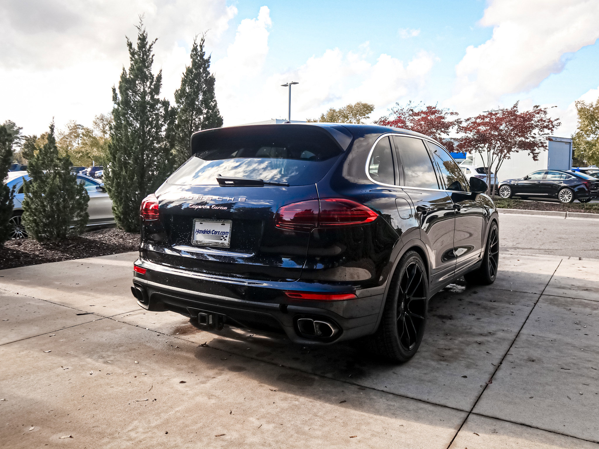 Used 2015 Porsche Cayenne Turbo image 11