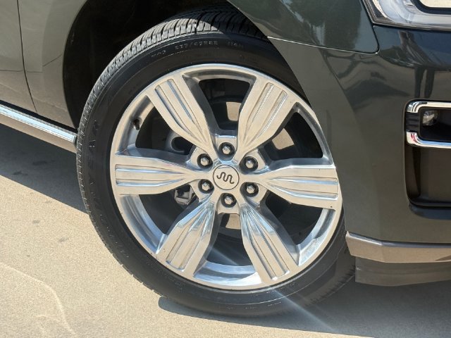 Used 2022 Ford Expedition King Ranch AWD/4WD image 2