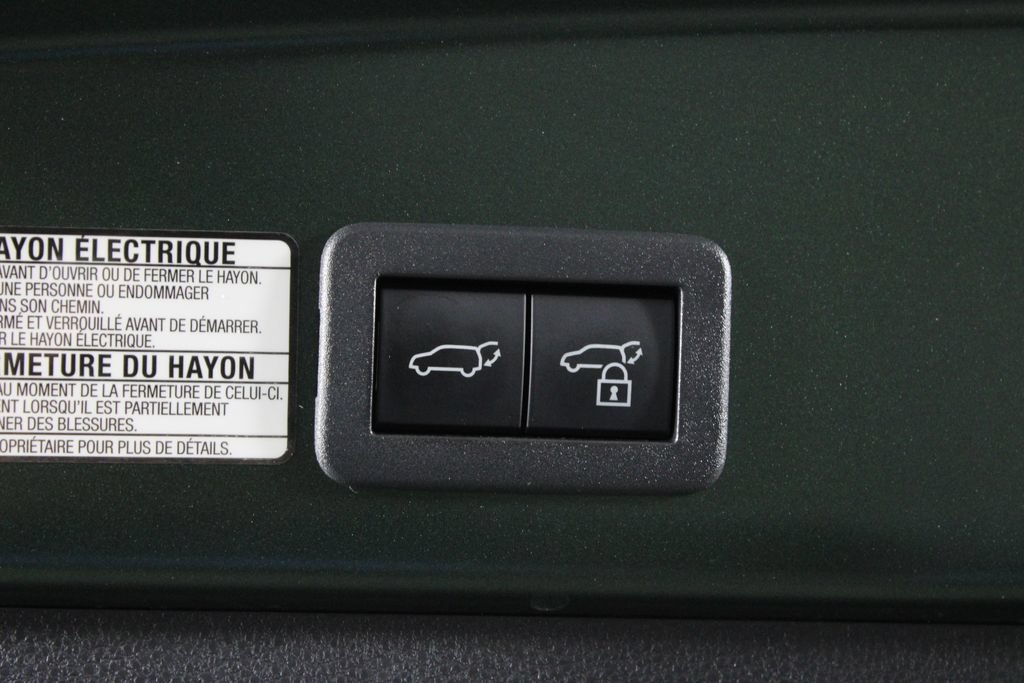 Used 2023 Toyota Corolla Cross XLE w/ Convenience Package FWD image 18
