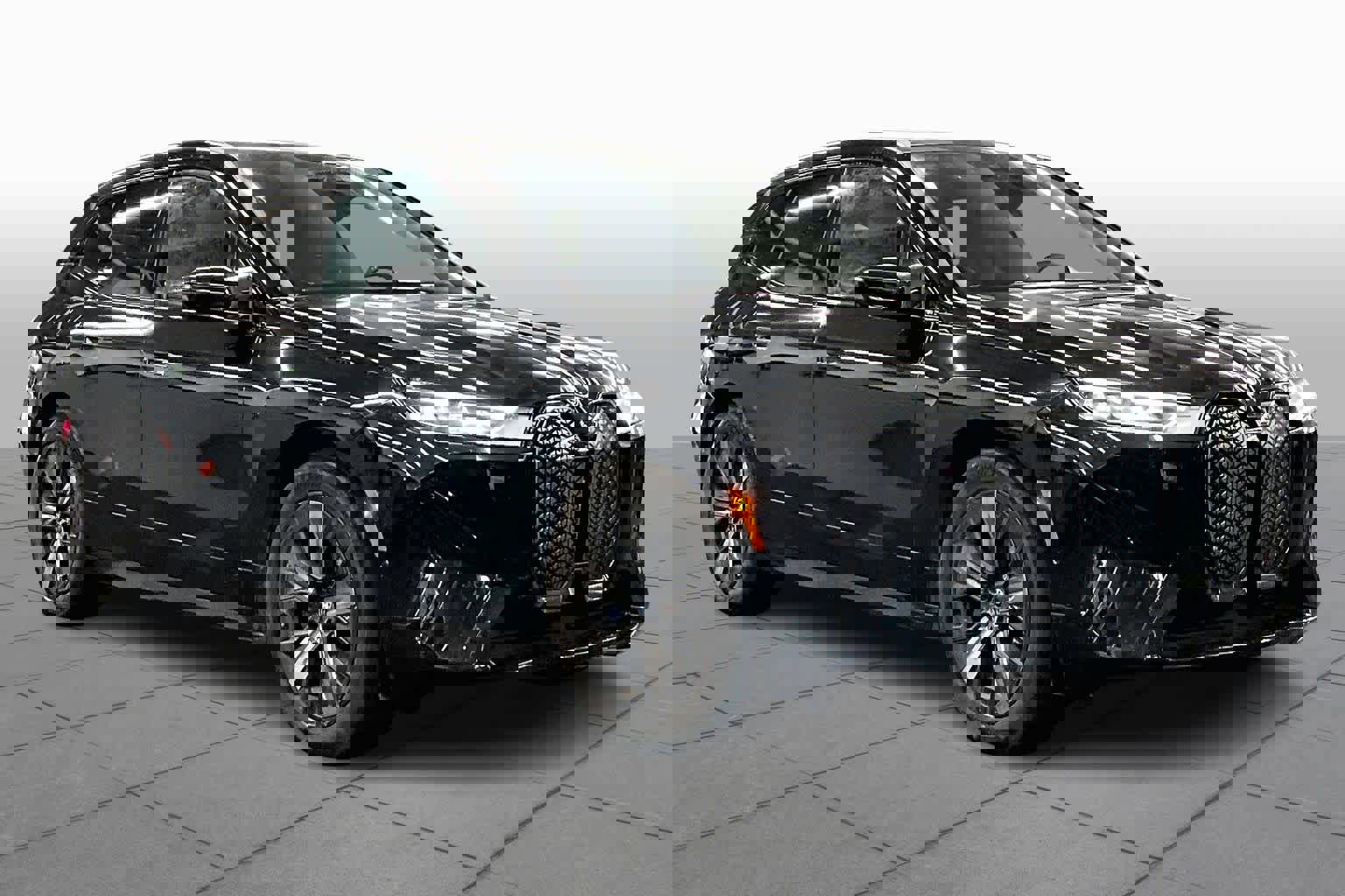 Used 2023 BMW iX xDrive50 w/ Ultimate Package 2 image 2